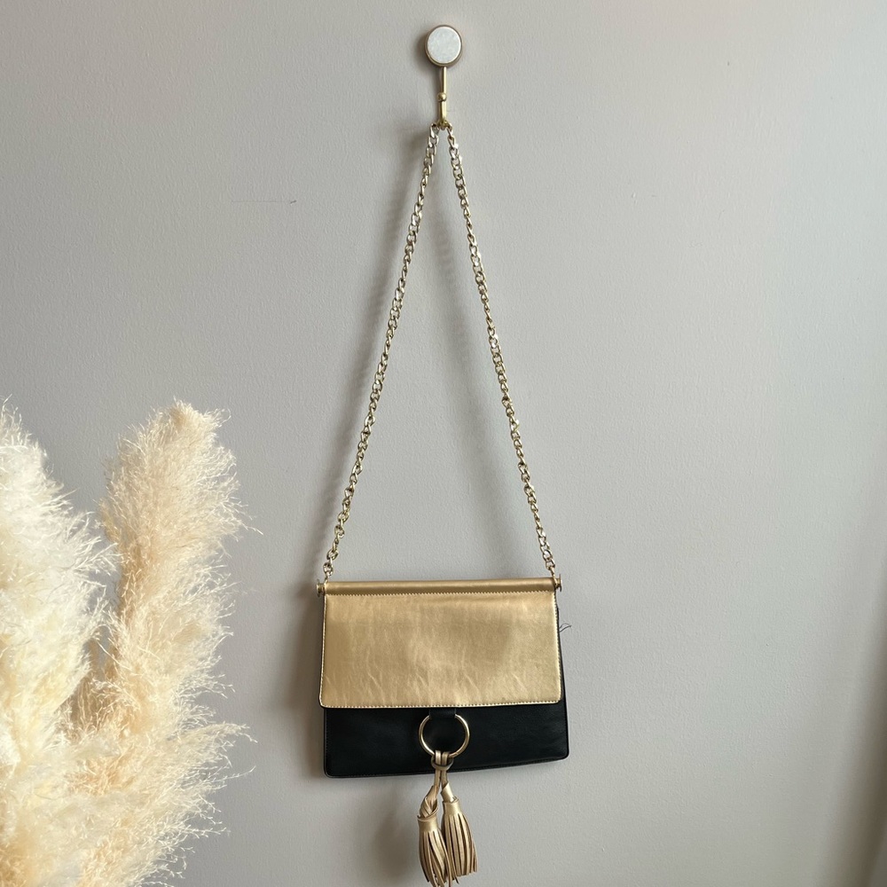 Black + gold purse with gold chain - crossbody // quality material / tassels ✨💕